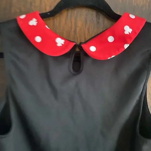 Minnie Mouse crop top with Peter Pan collar. - Picture 2 of 3